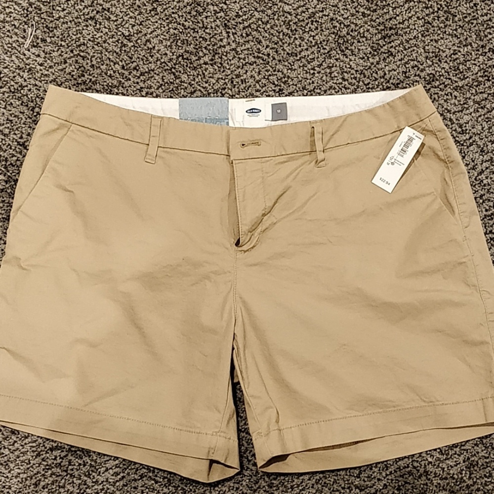 Old Navy women's khaki shorts